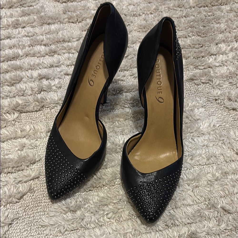Boutique 9 Black Heels with Sleek Design